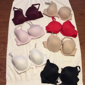 SOLD OUT - VS Pink T-shirt 36D bras EUC.